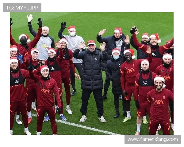 天王山之战打响 英超冠军奖杯亮相阿提哈德